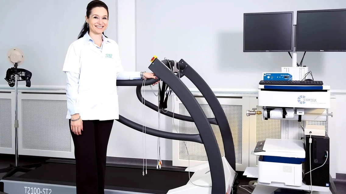 2 dr livia trasca artro sport clinic jpg jpeg