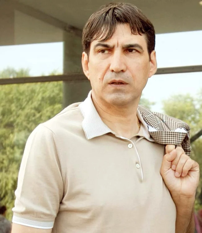 Fostul selecționer pleacă azi la arabi, fosta lui iubită, Vica, e mai sexy ca niciodată