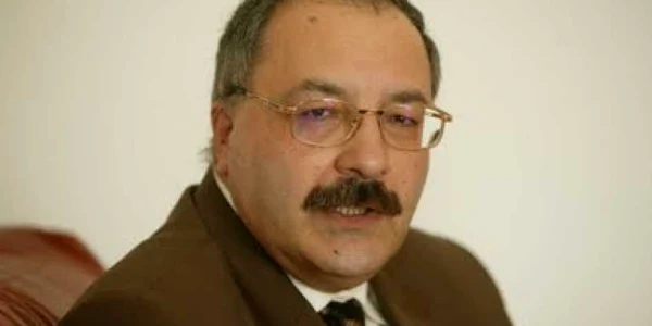 Alex Mihai Stoenescu, istoric, scriitor şi politician român