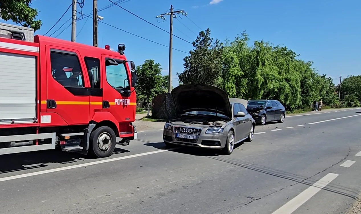 Două autoturisme s-au tamponat. FOTO I. Bunilă
