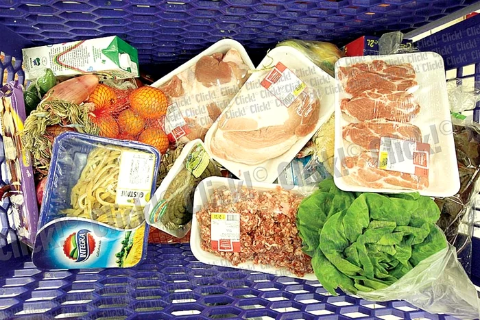 Brad: După 30 de minute, am ales un brad de  2 metri care a  costat 100 de lei