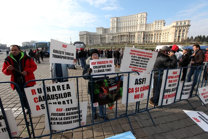 
    Copilul a fost resuscitat în zadar timp de o oră după care a fost declarat decesul  