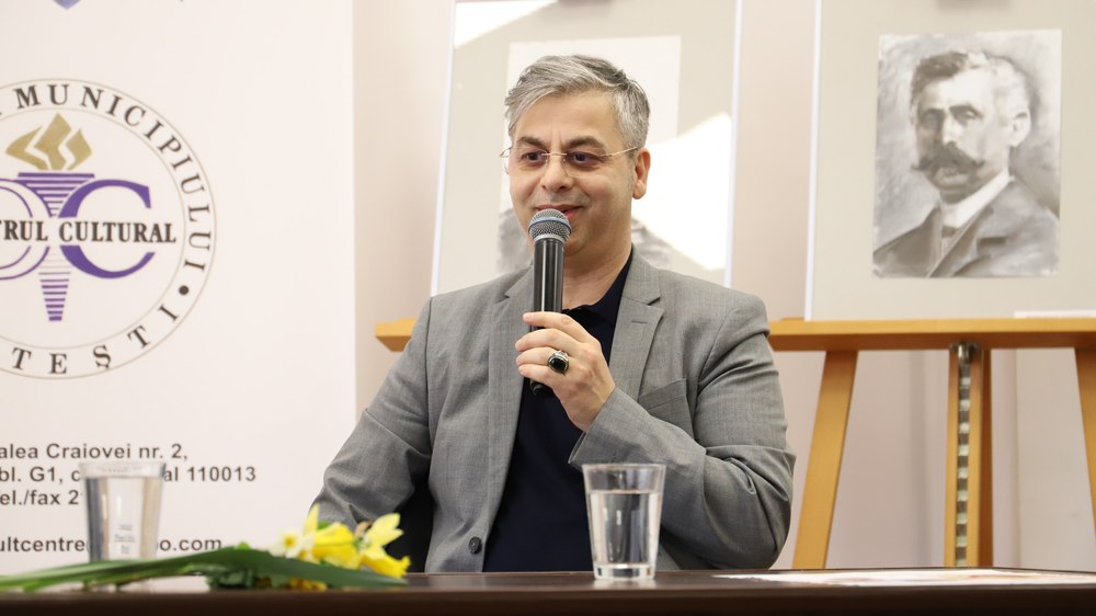Cum îl laudă autoritățile pe omul lui Georgescu, Bruno Mihăilescu. Cel care a amenințat jurnaliștii e prezentat drept „un vizionar”  