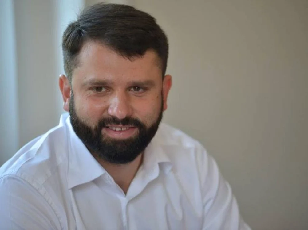 Viceprimarul Costel Mihai spune că soluţia găsită este cea mai rapidă pentru reluarea furnizării agentului termic FOTO Andrei Paul
