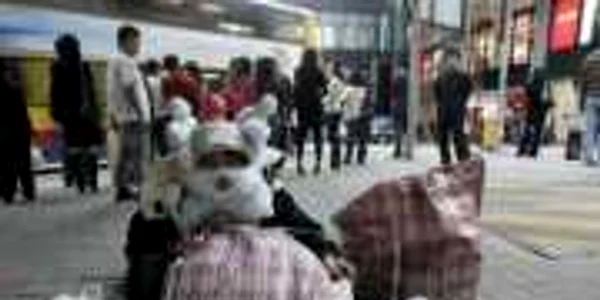 Cerşetorii din Arad vor fi urmăriţi de patrule monitorizatei- Revista presei interne
