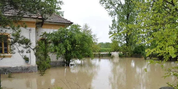 inundaţii în mehedinţi FOTO Corina Macavei 