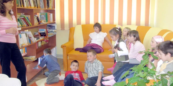 Şcolarii pleacă acasă cu temele gata făcute