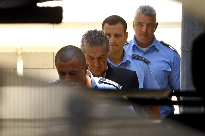 Gigi Becali va executa pedeapsa în regim deschis Foto Eduard Enea