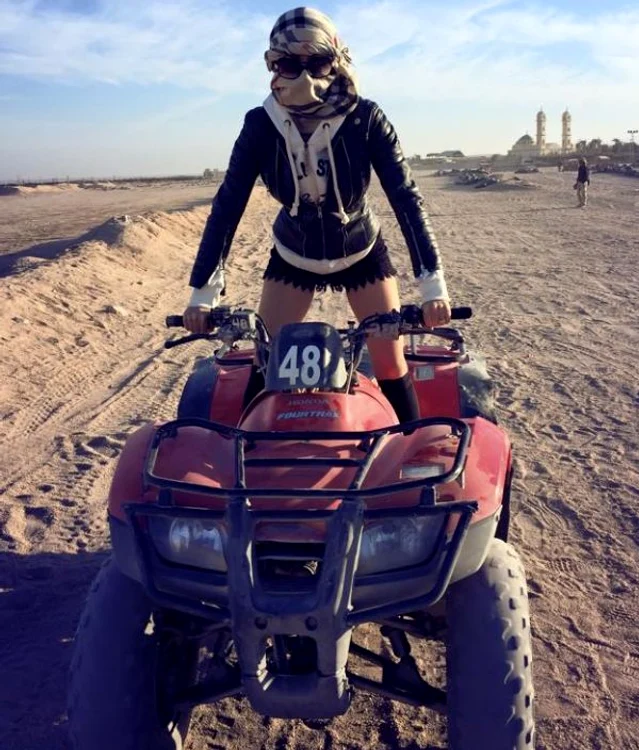 Andreea a mers pe atv