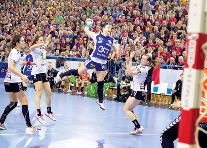 
    Antrenorul sloven Tone Tiselj e cel care a reuşit imposibilul, s-o califice pe HCM în sferturile de finală ale Ligii Campionilor  