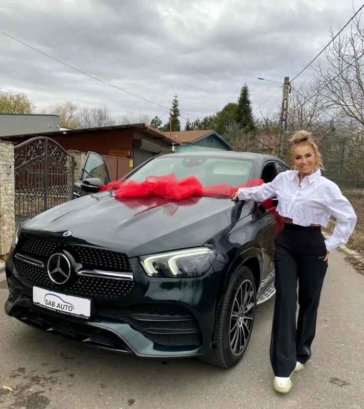 Anamaria Prodan a primit un Mercedes GL de la iubitul ei, Ronald Gavril / Foto: Instagram 