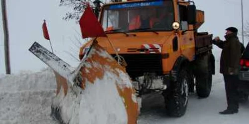 Maşinile de deszăpezire au primit puţin ulei şi carburanţi