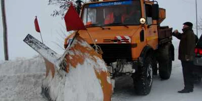 Maşinile de deszăpezire au primit puţin ulei şi carburanţi