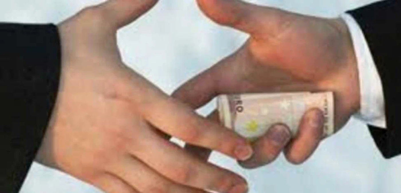 Doi inspectori de patrulare, acuzaţi de trafic de influenţă FOTO: Adevărul