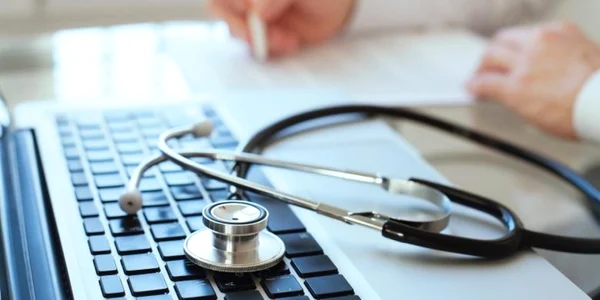 medic trimitere consultatie