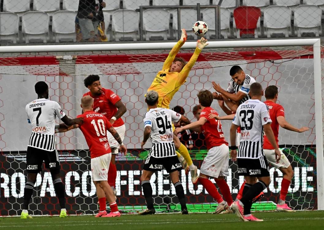 Clujenii au avut o evoluție slabă în prima parte a meciului (Foto: sportpictures)