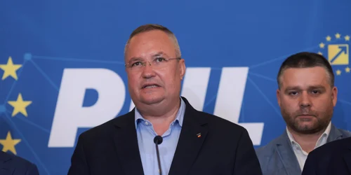 Nicolae Ciucă vorbește presei la finalul ședinței Biroului Politic Naţional al PNL, la sala grupului PNL din Camera Deputaţilor, în Palatul Parlamentului din București. FOTO Inquam Photos / George Călin