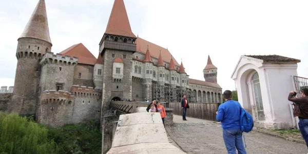 castelul corvinilor