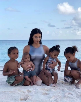 1 kim kardashian toti copiii in bahamas jpg jpeg