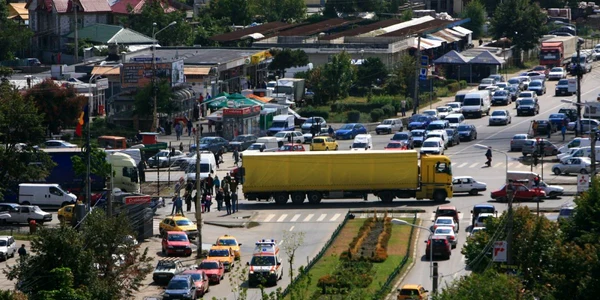 Intersecţiile blocate şi claxonatul abuziv îi costă pe şoferi sute de lei