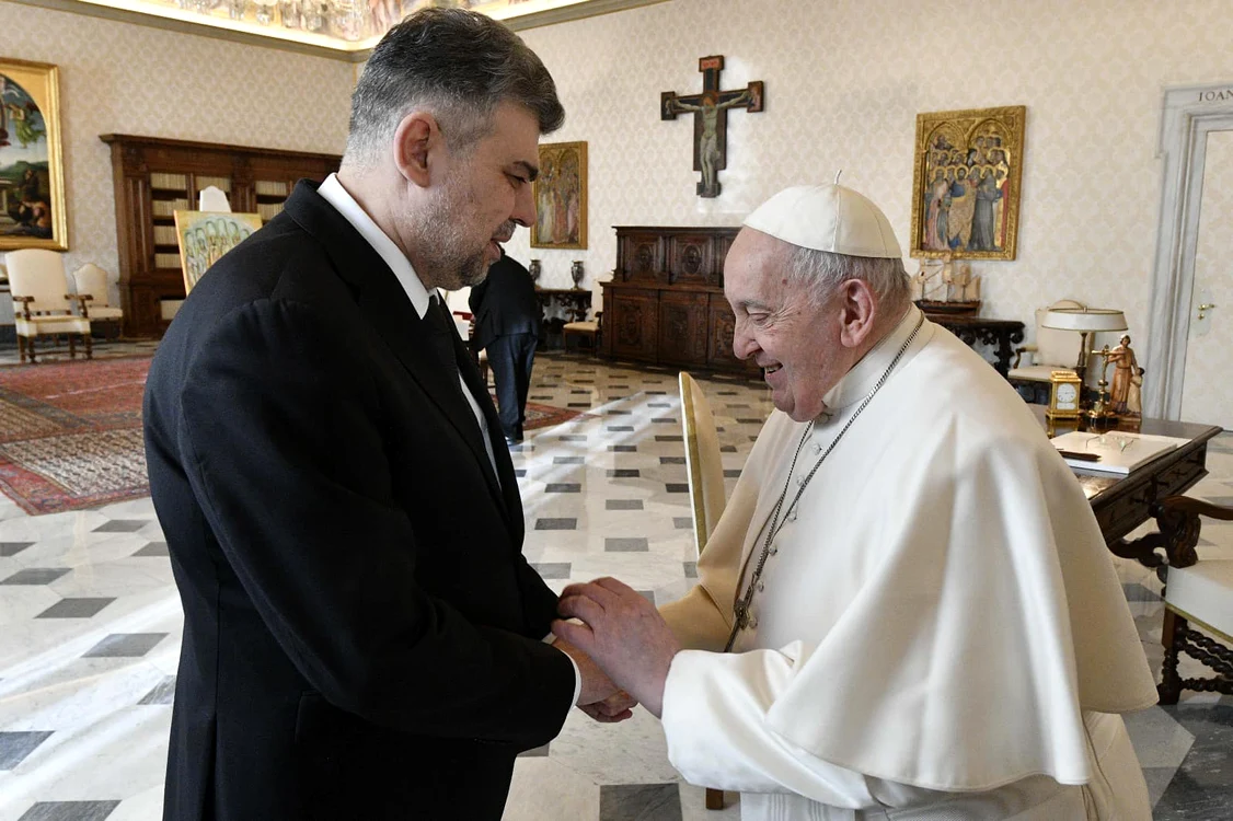 Premierul Marcel Ciolacu și Papa Francisc FOTO Guvernul României