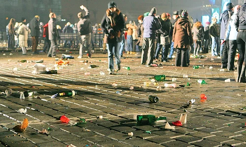 Spectacolul din Piaţa Constituţiei a strâns  50 000 de oameni jpeg