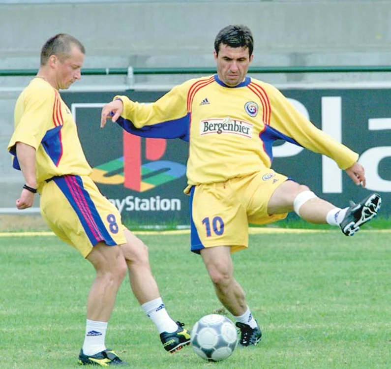 
    Dorinel Munteanu  şi Gheorghe Hagi au fost coechipieri mai bine de zece ani la  echipa naţională  