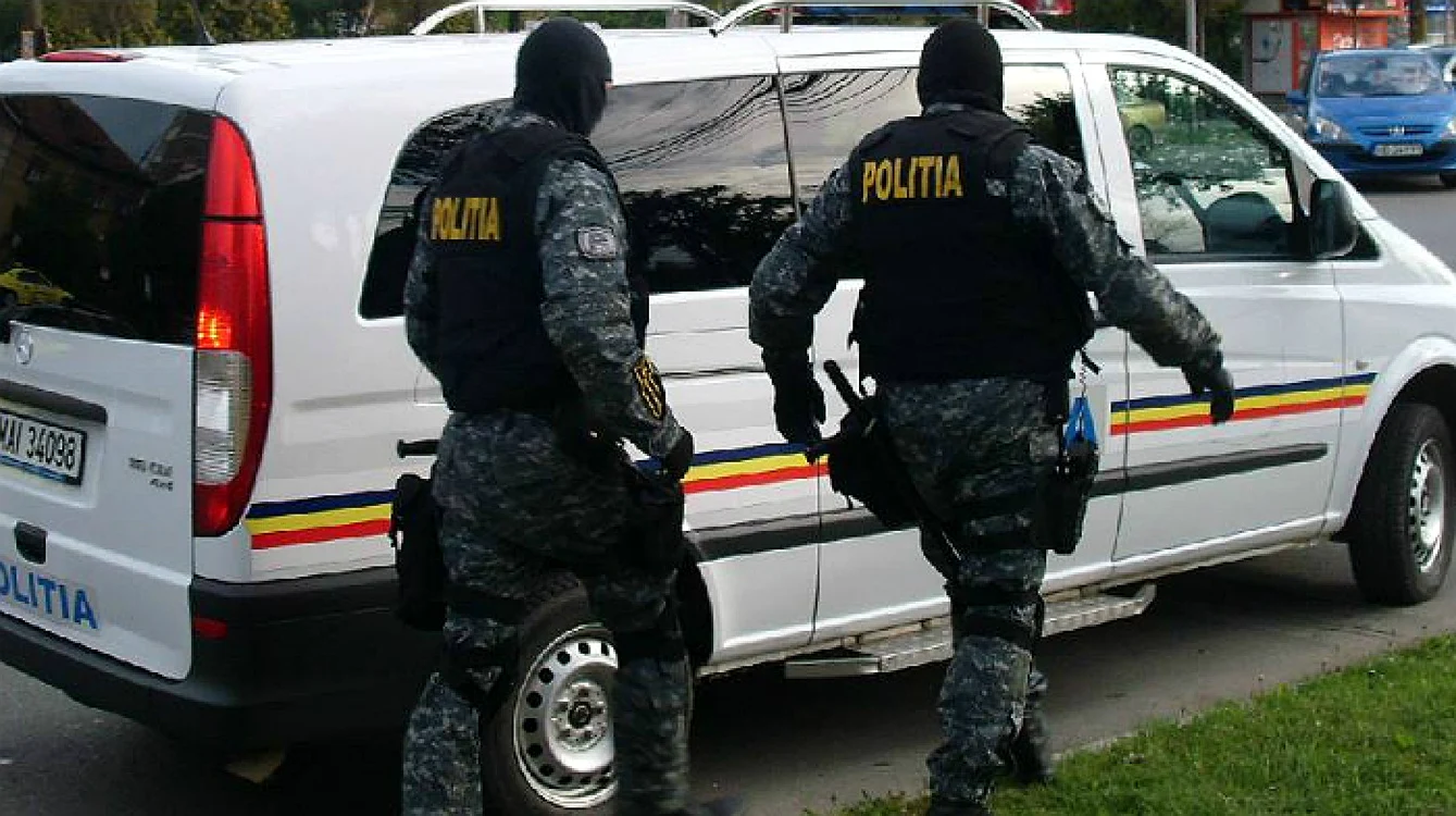 Percheziţii de amploare la Feteşti FOTO Adevărul