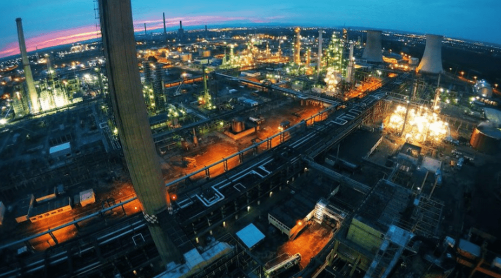Rafinăria Petrobrazi, amendată cu 100.000 de lei. Ce nereguli au descoperit comisarii Gărzii de Mediu
