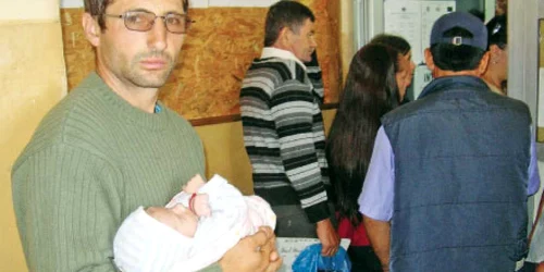 Gorjenii nu ştiu când se va redeschide biroul de eliberare a actelor de identitate   