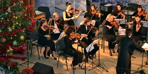 Orchestra Eastern Royal Orchestra se află în turneu în România FOTO campinaph.ro