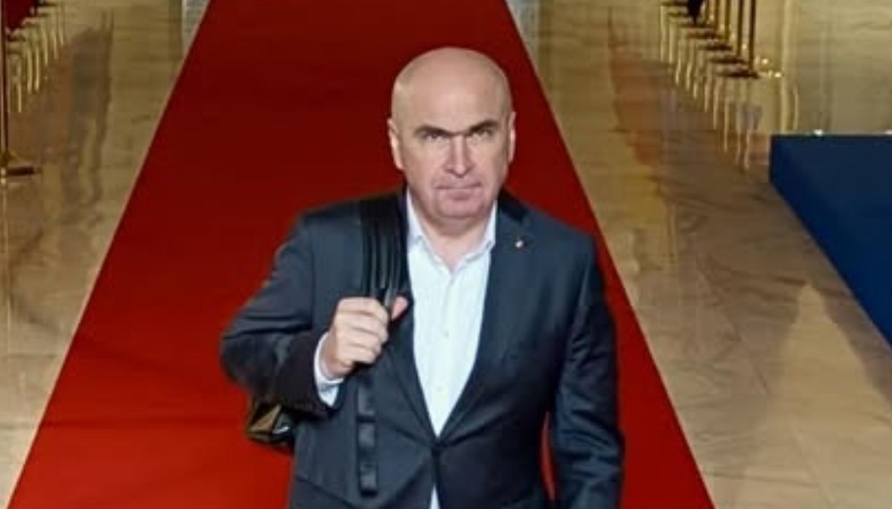 Postarea lui Bolojan care a strâns mii de comentarii și aprecieri „Fiți blând cu omul de rând, atât cât se va putea!”
