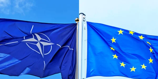 steaguri ue nato colaj articol FOTO 123RF