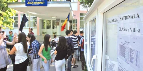 Unii dintre elevi, olimpici la limba română, s-au văzut în imposibilitatea de a da un răspuns corect la subiectul controversat