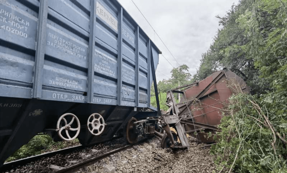 Tren cu cereale deraiat în județul Mureș. Circulația feroviară în zonă, întreruptă