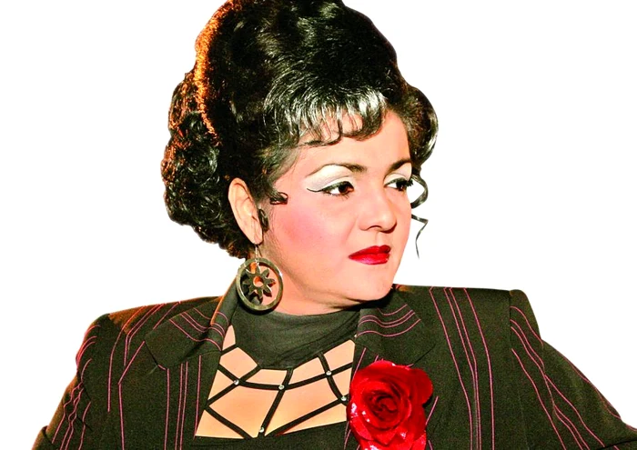 
    Catanga stă acum fără  griji când pleacă la cântări  