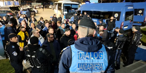 jandarmi la meci farul foto gruparea mobila jpg