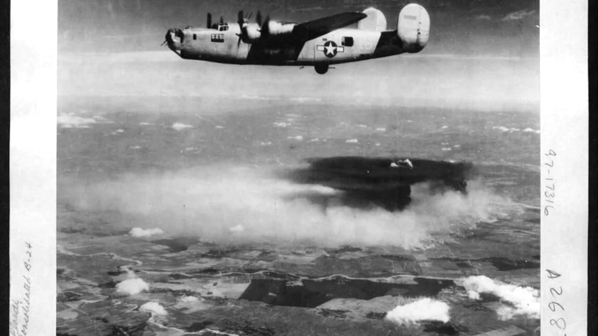 Aprilie 1944 Moartea vine din cer: Bombardamentele Aliate asupra României jpeg