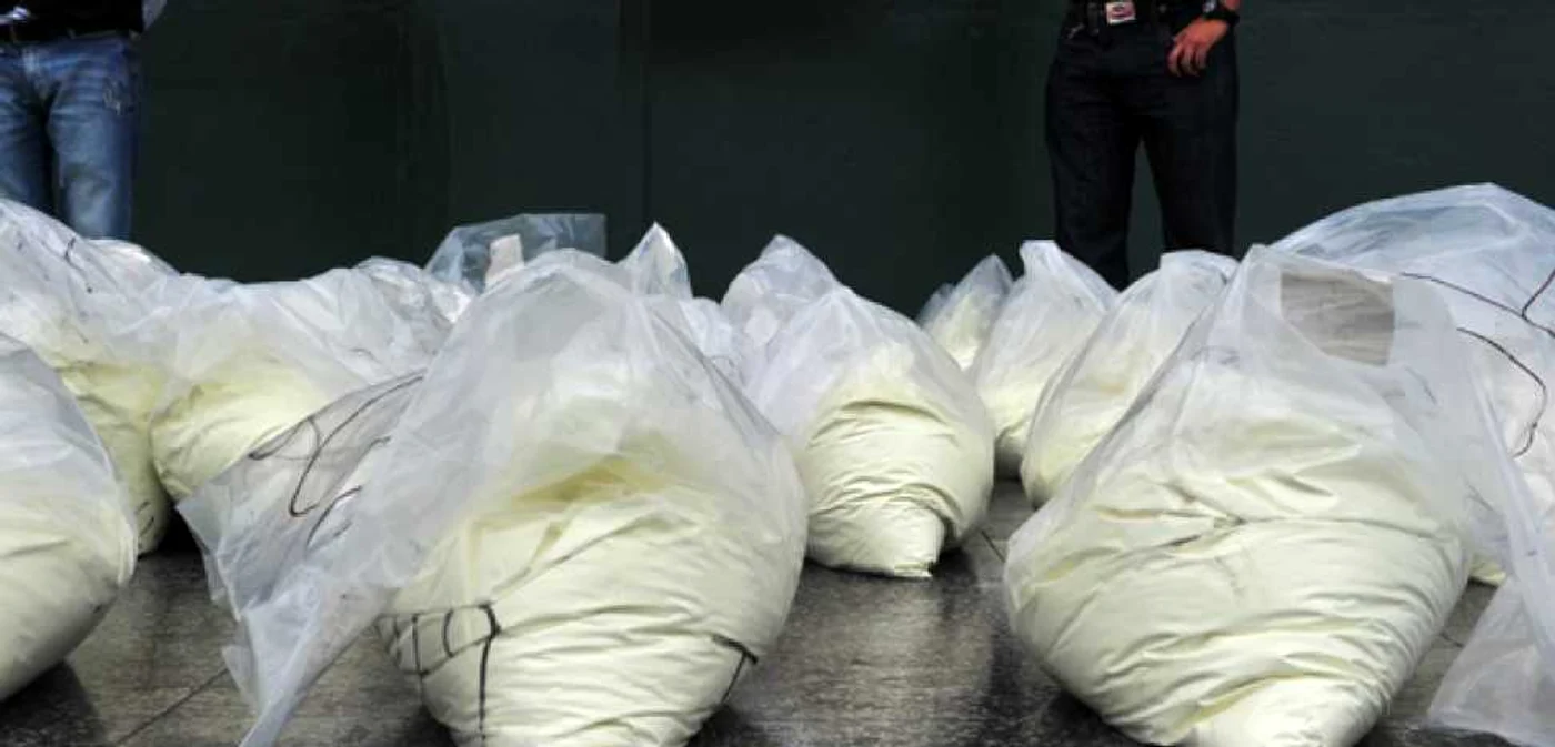 Român ar fi ajutat o grupare mafiotă din Italia să transporte 70 de kilograme de cocaină