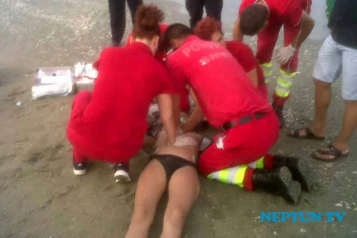 Medicii au readus-o la viață pe fata de 14 ani, dar ea a murit câteva ore mai târziu