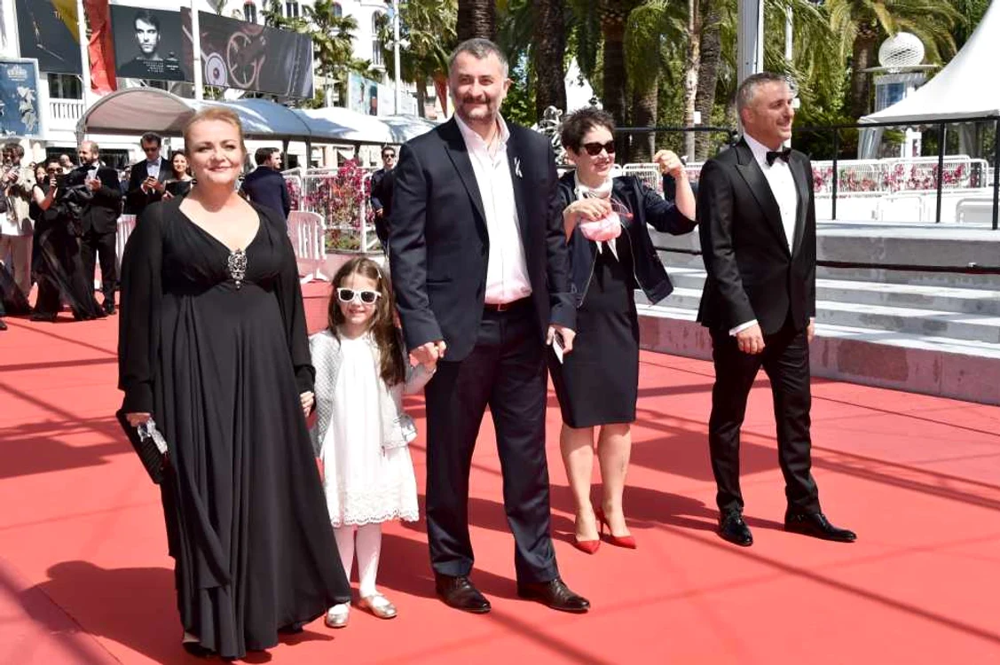 Cristi Puiu Dana Dogaru Anca Puiu şi Mimi Brănescu sosesc la premiera filmului Sieranevada de la Cannes 2016. FOTO Guliver/Gettyimages