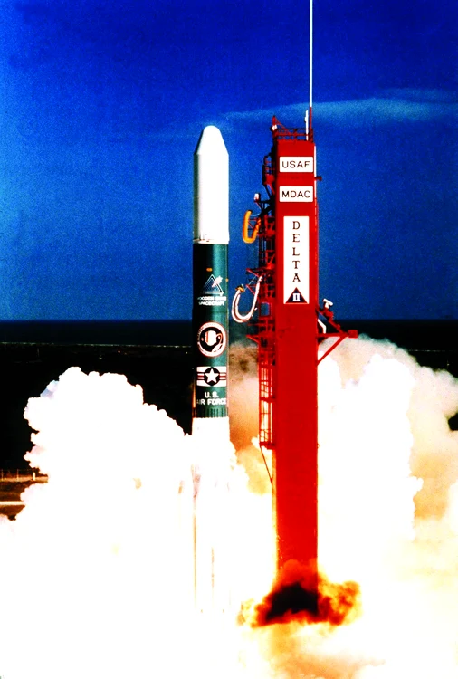 Racheta americană Delta 183 transportă în spațiul cosmic componente ale SDI