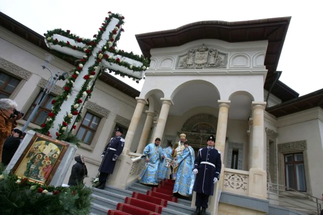 
    Înălţarea Sfintei Cruci (Foto: Arhivă)  