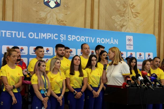 România și-a premiat sportivii olimpici FOTO: Elisabeta Lipă/FB