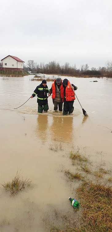 Bihor. O persoană izolată a fost salvată de pompieri