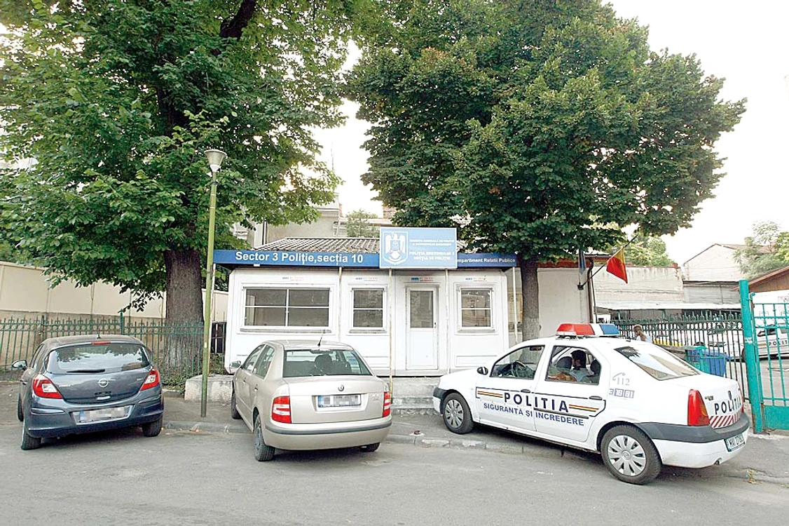 Arestul Secţiei 10 e situat pe strada  Stelea Spătarul nr. 13  (în spatele magazinului Cocor)