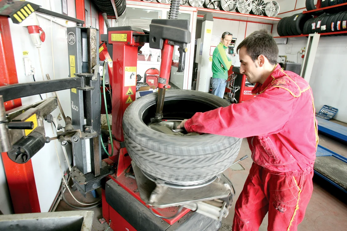 
    Anvelopele  acceptate de lege  