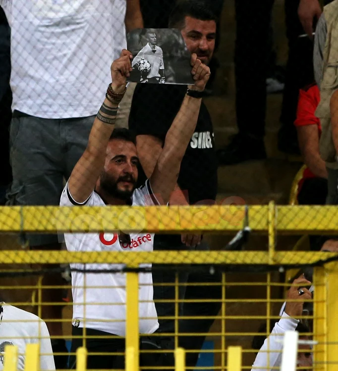 Poza lui Pancu, în tribunele stadionului lui Fenerbahce