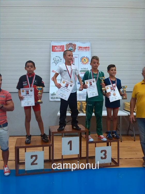 Raul Zarzu, locul I la un concurs de lupte greco-romane foto. arhiva personala