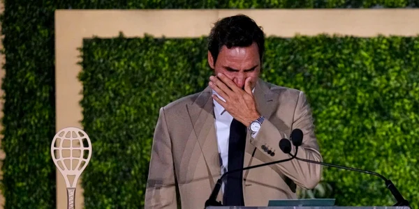 Roger Federer plange ok jpg